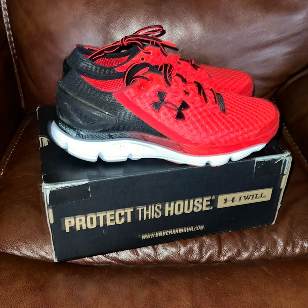 Brand new Under armor speedform running shoes